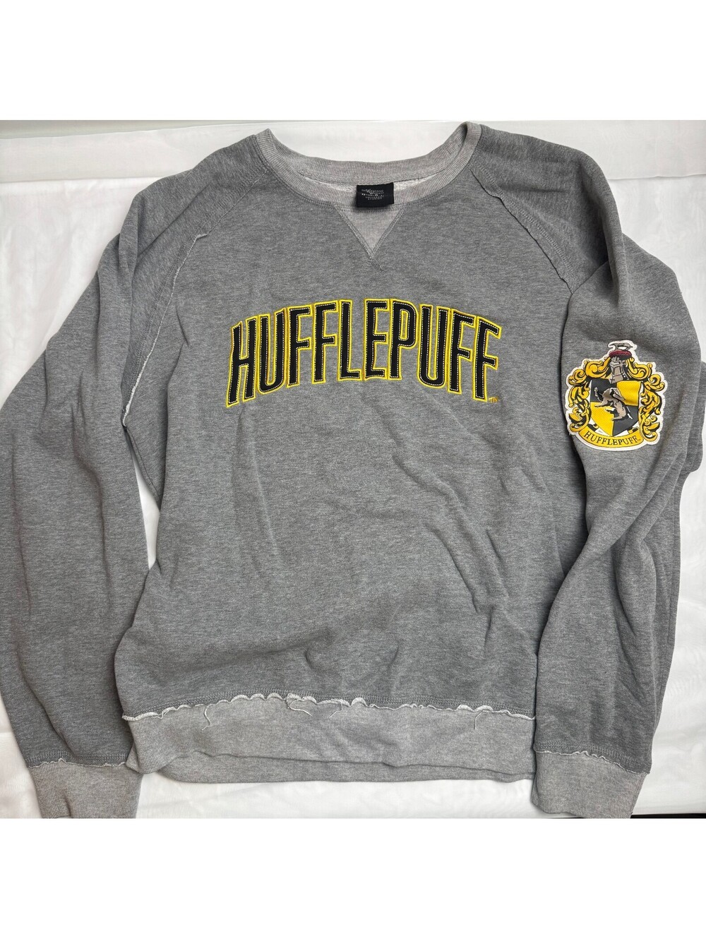 Wizarding World of Harry Potter Hufflepuff gray sweatshirt